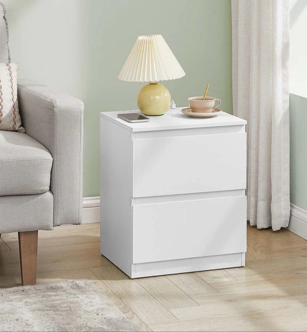 Sengebord med stikkontakt og USB-opladning