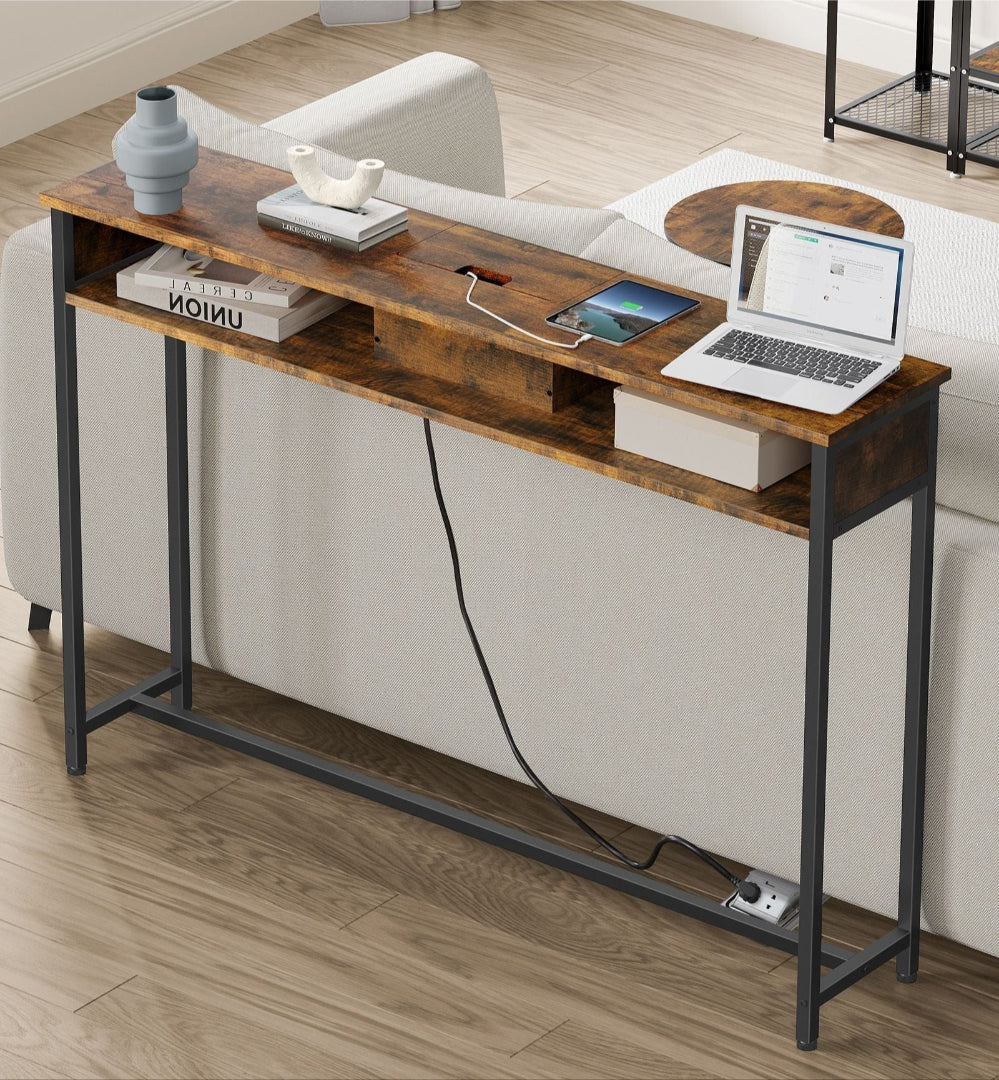 Konsolbord med stikkontakter og USB-porte