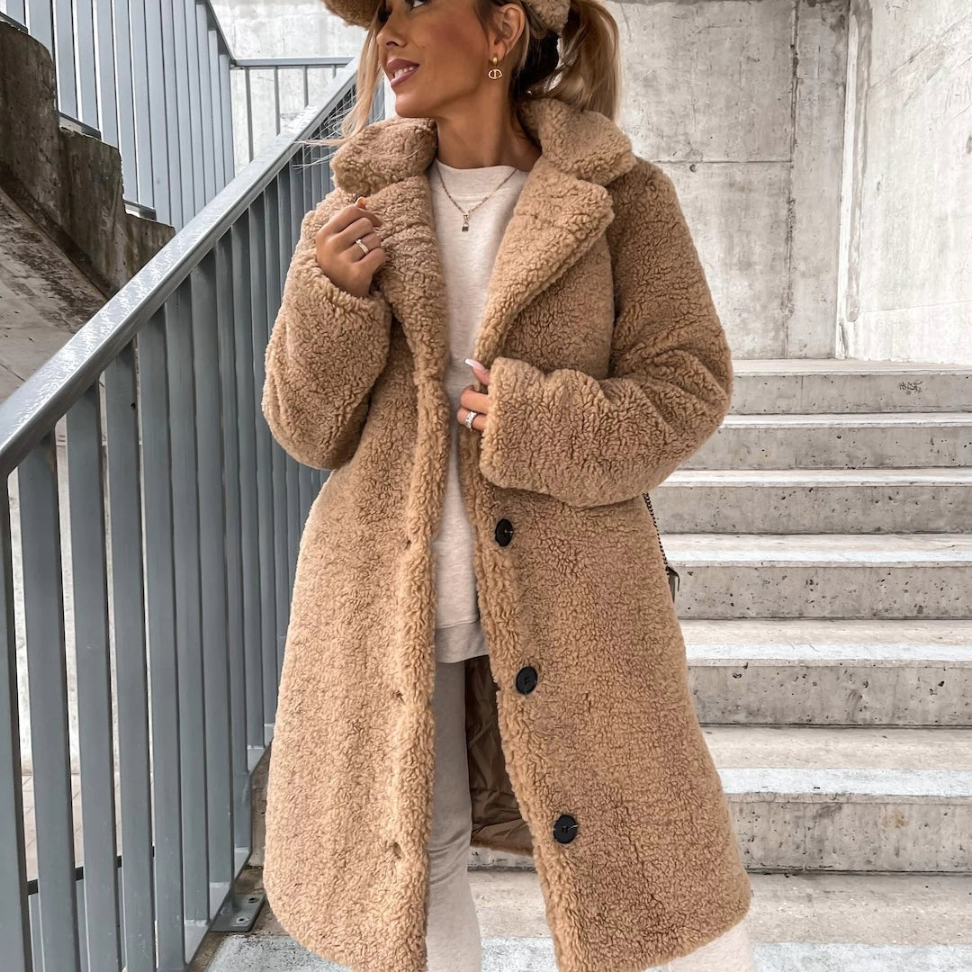 BAMSEHAVN beige lang teddyfrakke set forfra