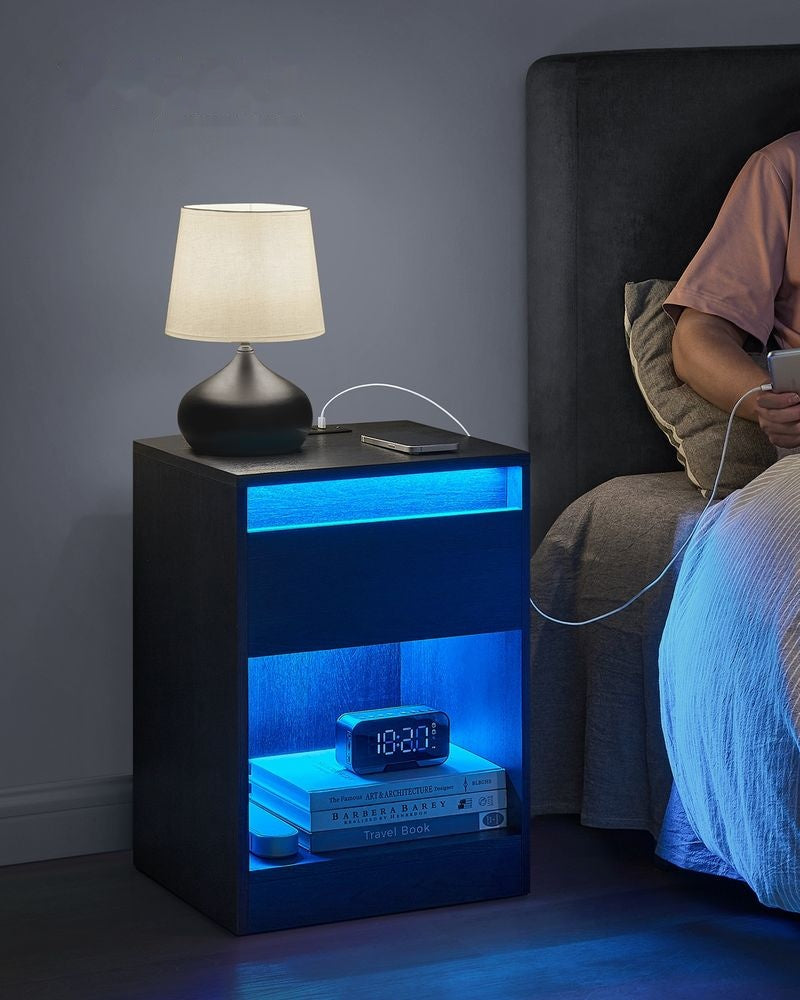 Natbord med Justerbar LED-belysning og Indbyggede Stikkontakter – produktvisning 8 | Noreva Home