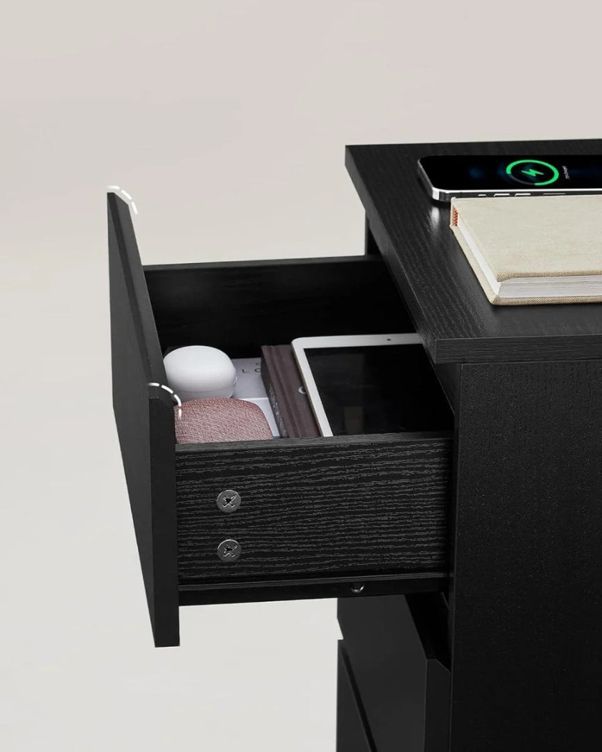 Natbord med ladestation og USB-porte – produktvisning 7 | Noreva Home