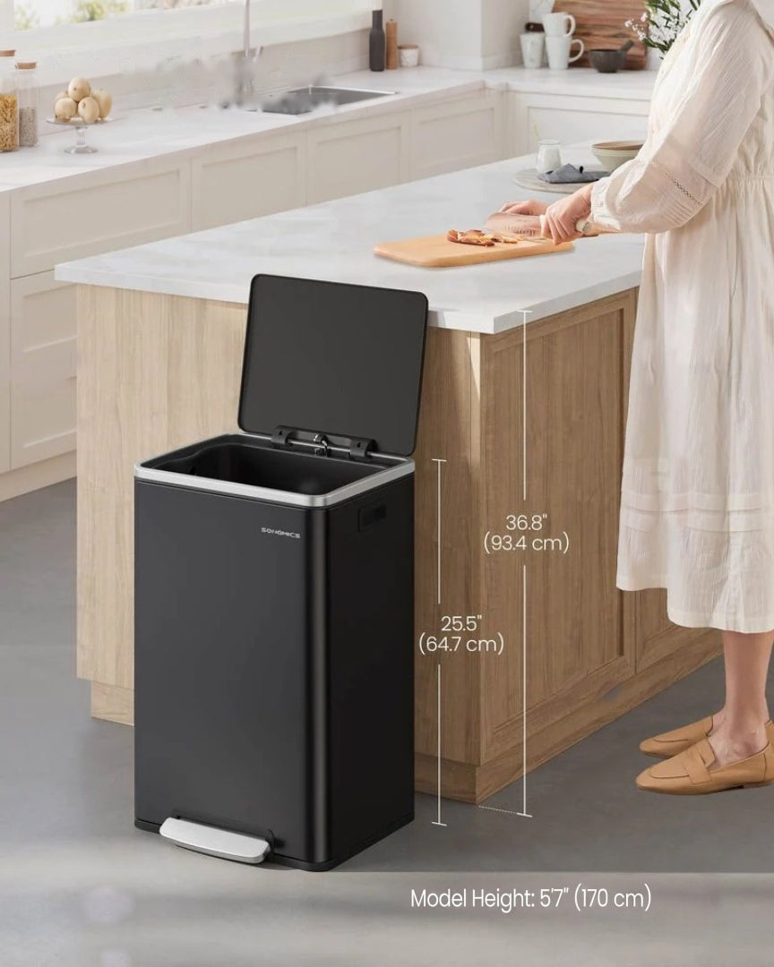 Skraldespand på 13 gallon med pedal, soft close-låg og medfølgende poser, produktvisning 10 | Noreva Home