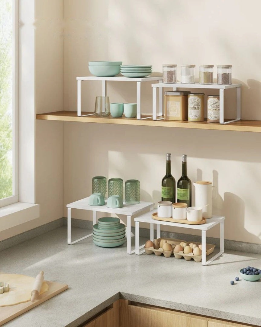 Stabelbare bordhylder til køkken, sæt med 2, metalstel med træhylder, produktvisning 17 | Noreva Home