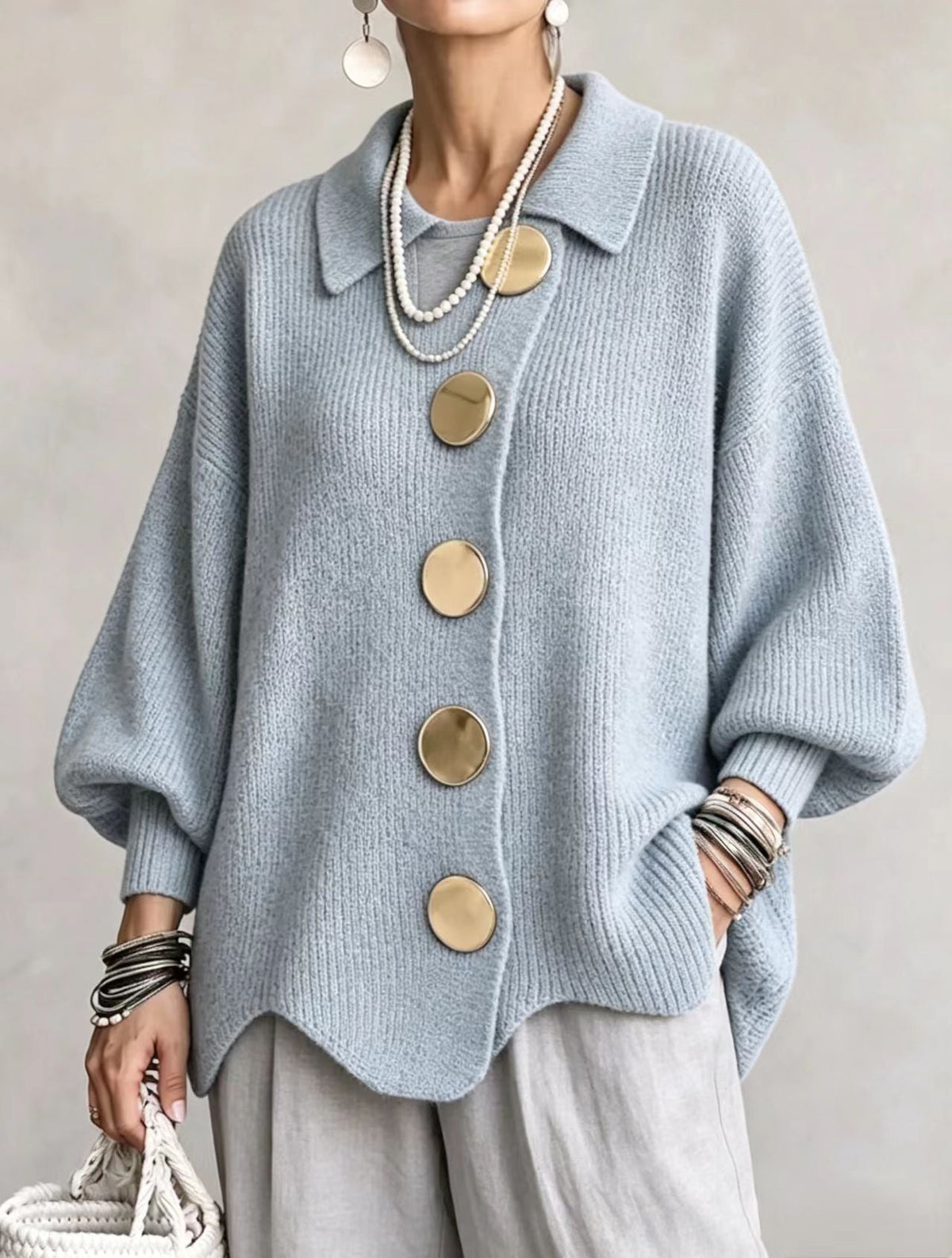 Oversized strikcardigan til damer med store guldfarvede knapper, billede 8