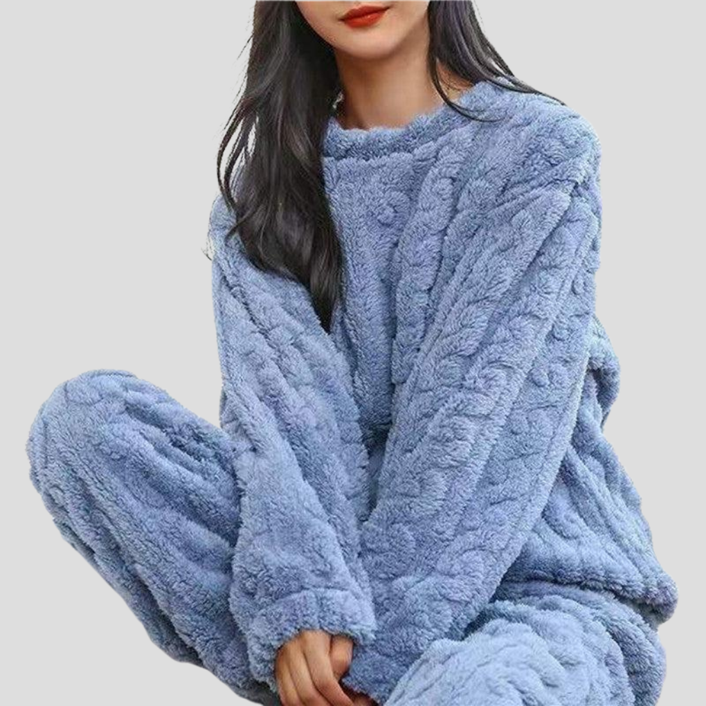BLUNDVIG pyjamassæt i fleece med bluse og bukser i lilla