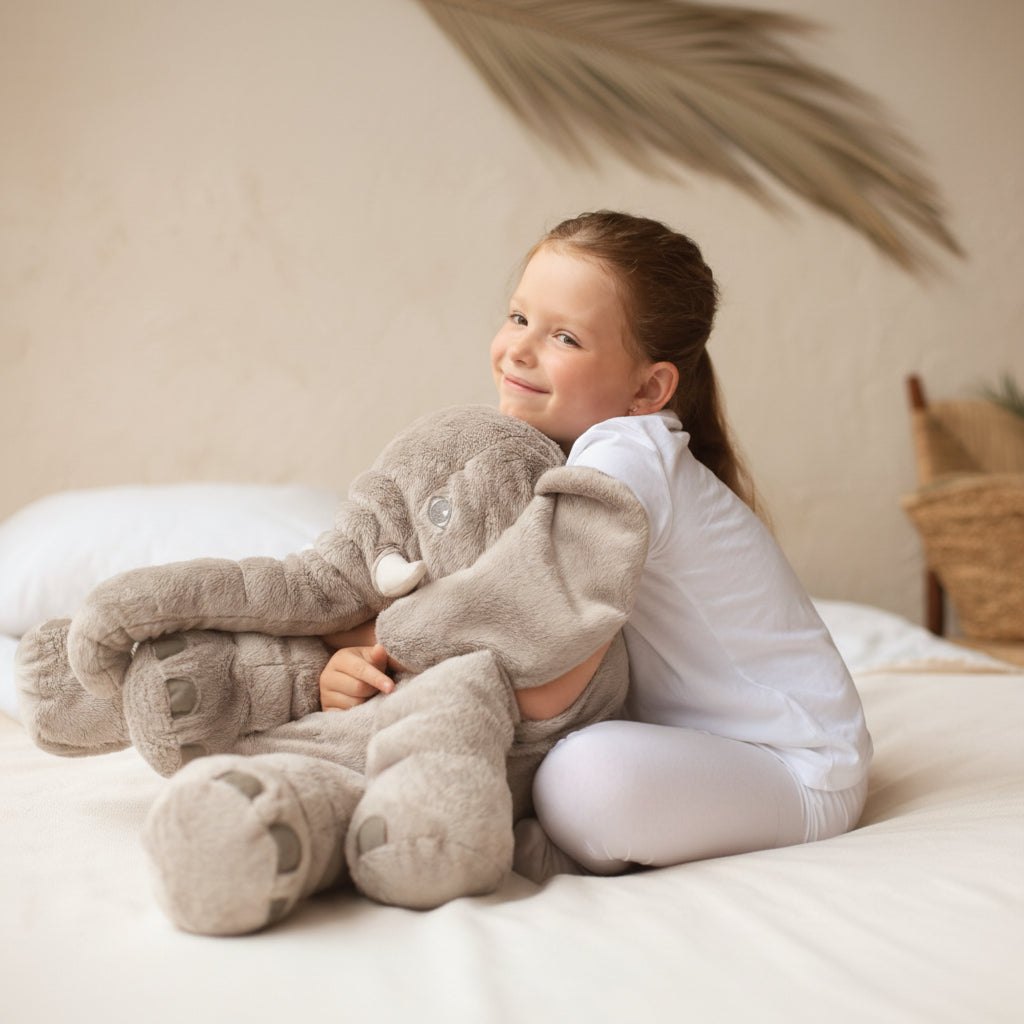 Superblød bamsepude formet som elefant i plys – billede 4