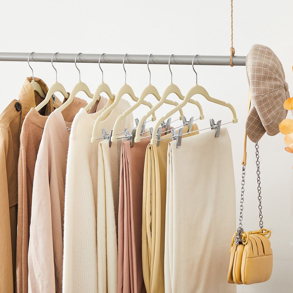 Buksebøjler i velour med justerbare clips, 20 eller 30 stk., produktvisning 24 | Noreva Home