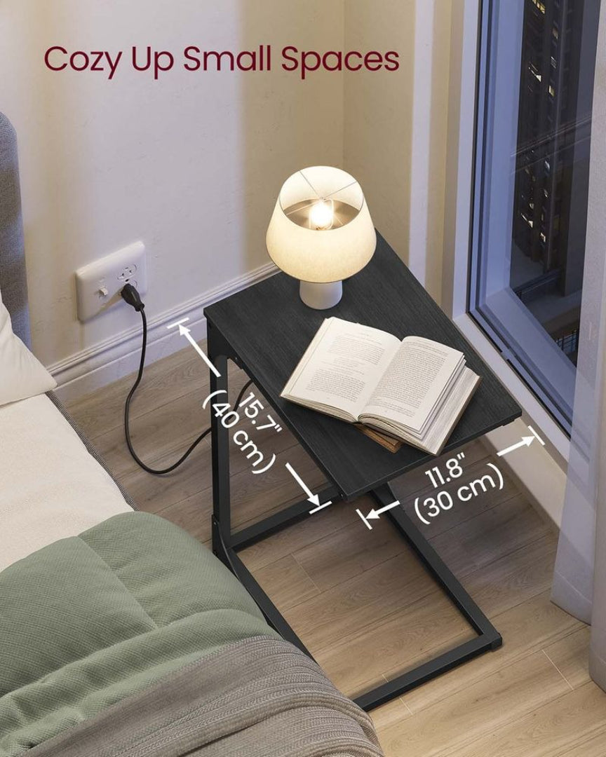 C-formet sidebord med ladestation, stikkontakter og USB-porte, produktvisning 6 | Noreva Home
