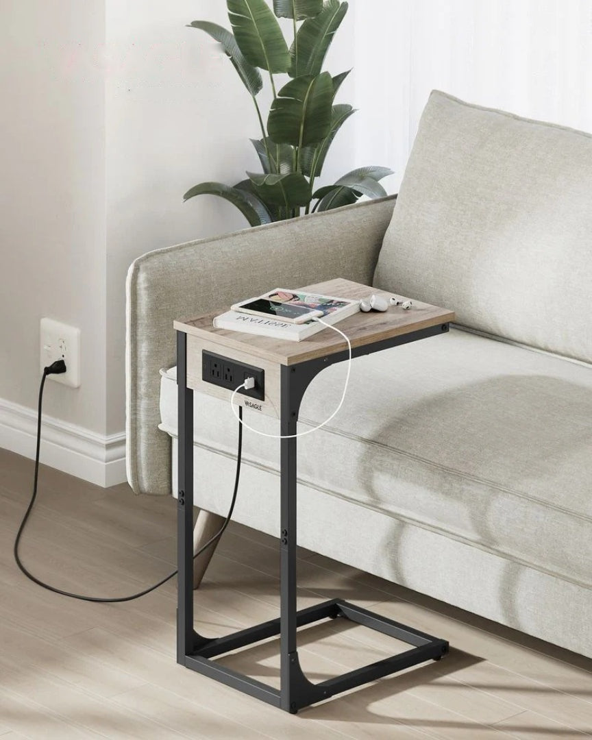 C-formet sidebord med ladestation, stikkontakter og USB-porte, produktvisning 9 | Noreva Home