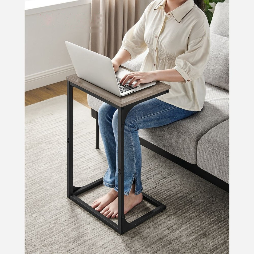 C-formet sidebord med metalstel og justerbare fødder, enkelt eller sæt med to, produktvisning 22 | Noreva Home