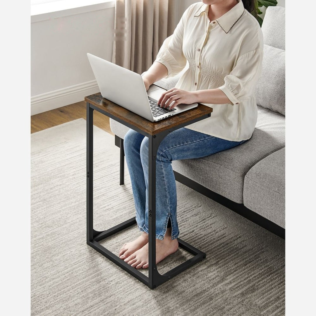 C-formet sidebord med metalstel og justerbare fødder, enkelt eller sæt med to, produktvisning 29 | Noreva Home