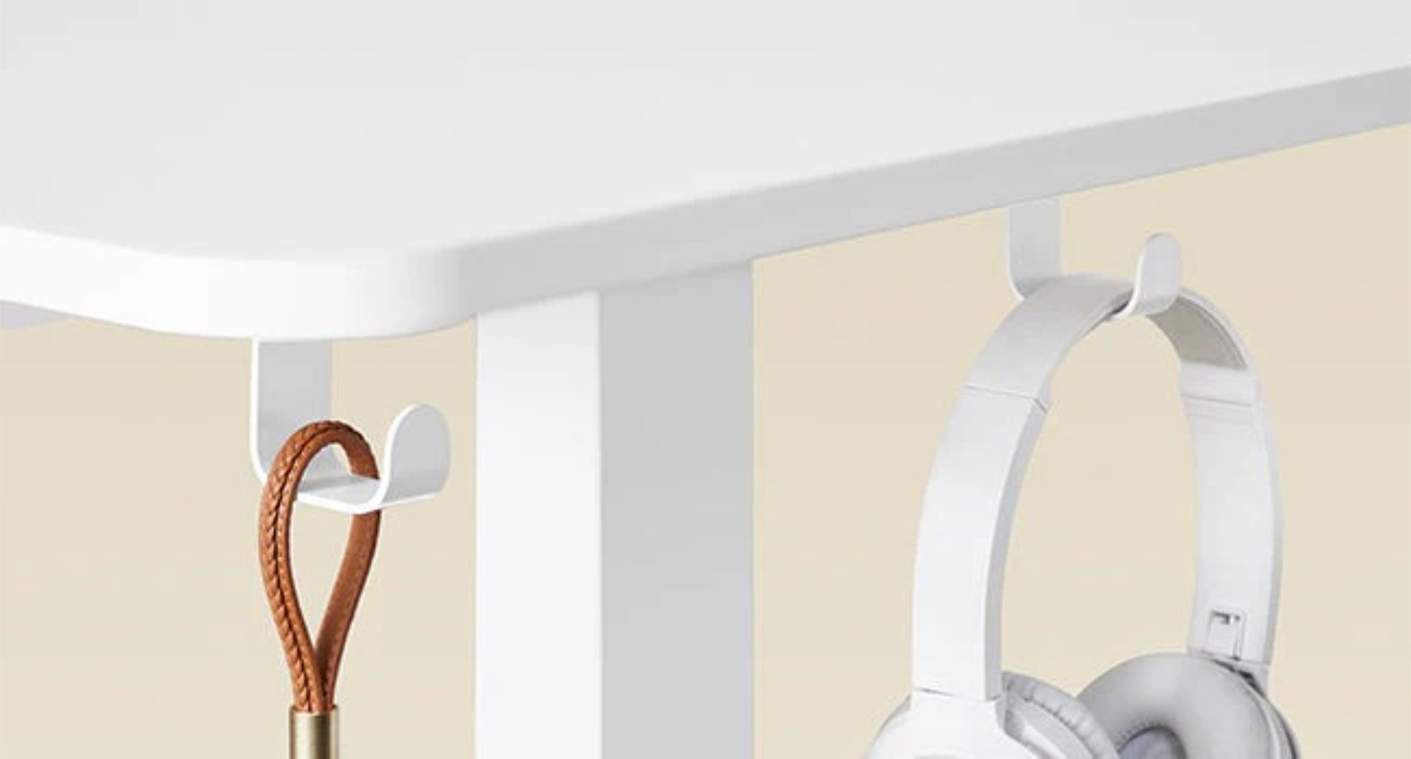 Elektrisk L-formet hæve-sænkebord 140x160 cm med USB – produktvisning 11 | Noreva Home