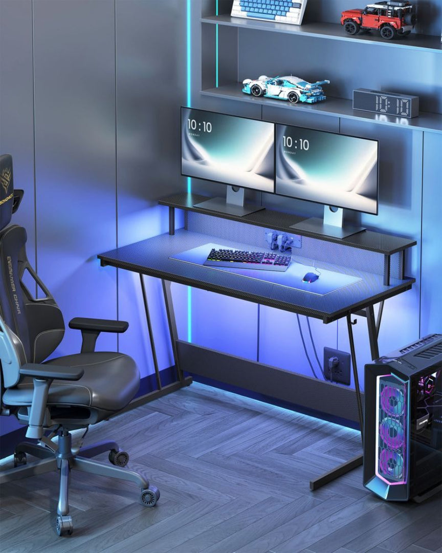Gaming skrivebord med LED-lys og stikkontakter – produktvisning 2 | Noreva Home