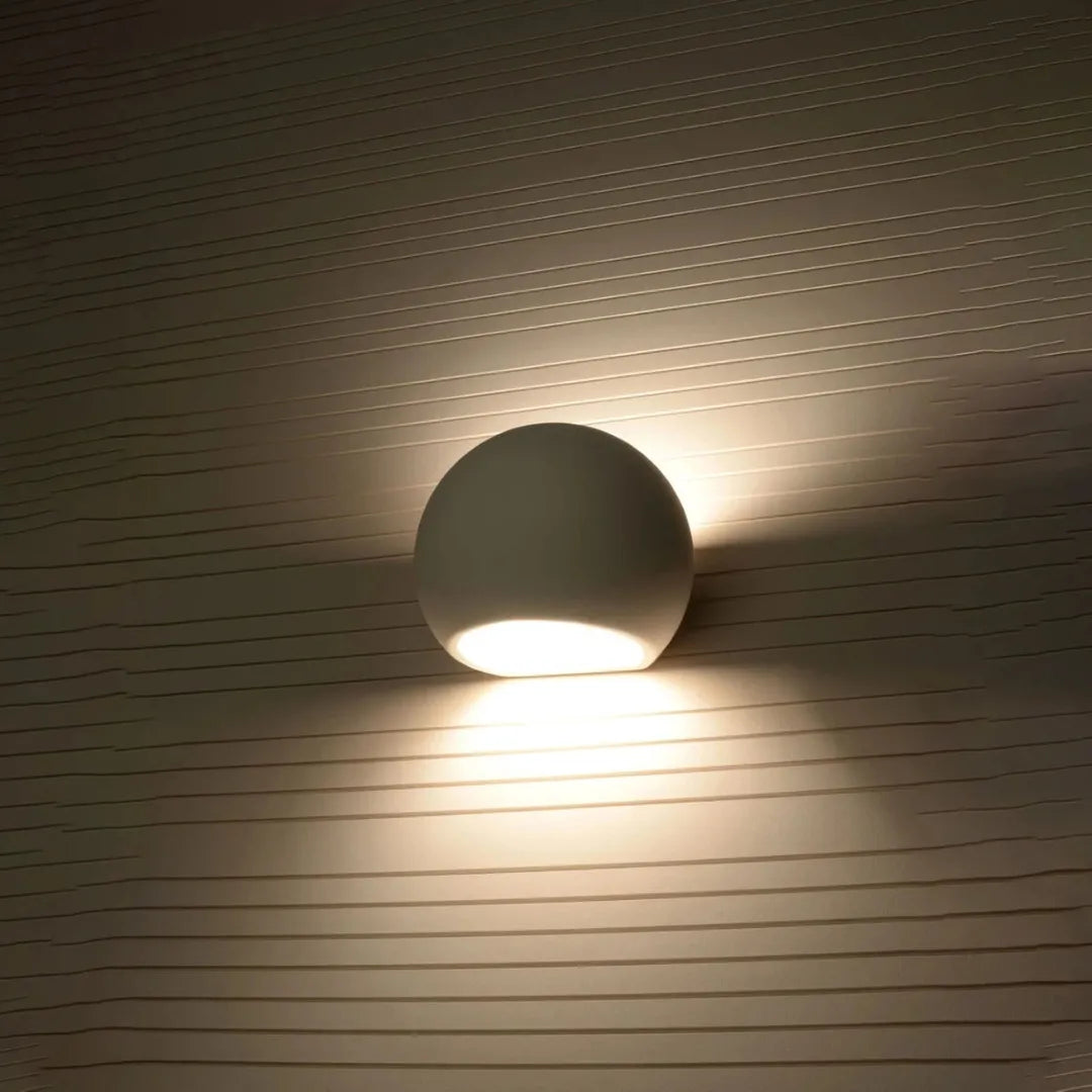 Keramisk Væglampe GLOBE – Moderne Rund Væglampe til Stue – produktvisning 7 | Noreva Home