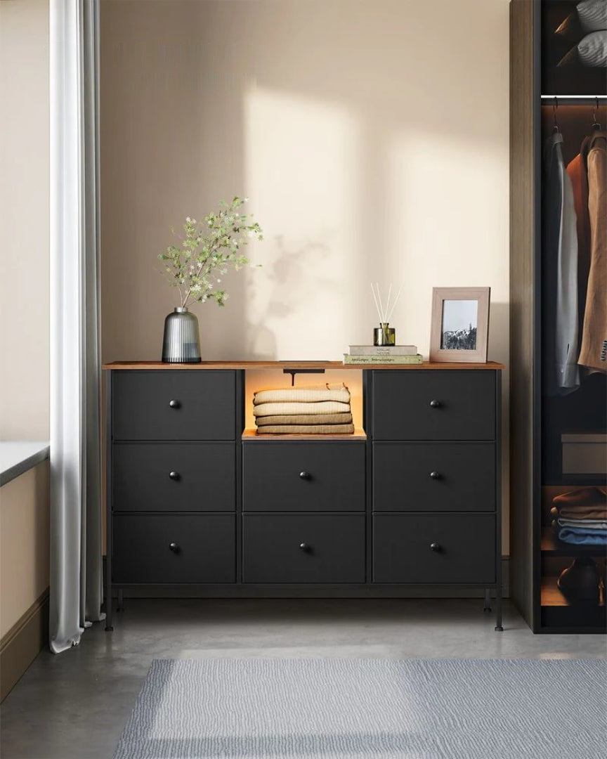 Stofkommode med 8 skuffer, LED-lys og stikkontakter, produktvisning 3 | Noreva Home