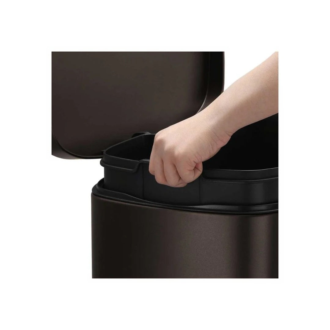 Trinbetjent skraldespand på 13 gallon i rustfrit stål med soft close-låg, produktvisning 21 | Noreva Home