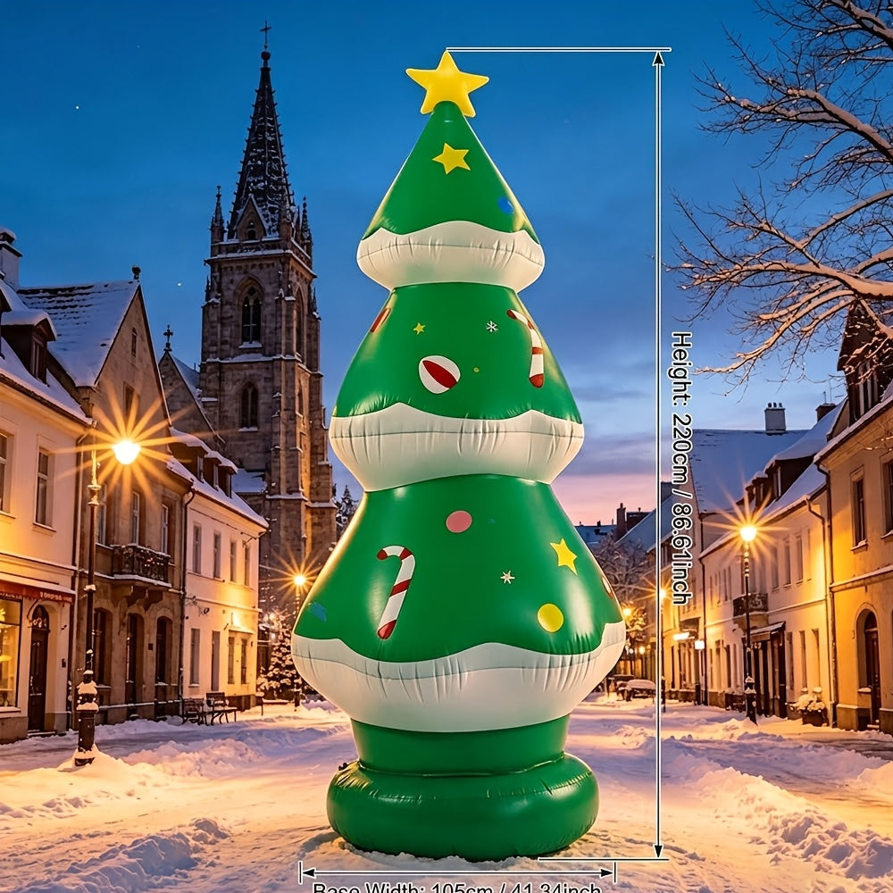 Stort oppusteligt juletræ i PVC som julepynt i haven