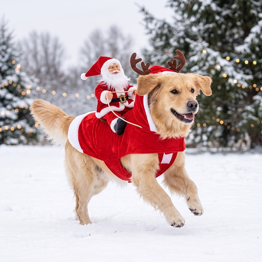Hund i julekostume med julemand der rider på et rensdyr