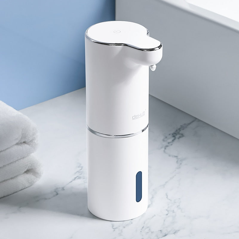 Automatisk sæbedispenser med sensor og skum ved håndvasken