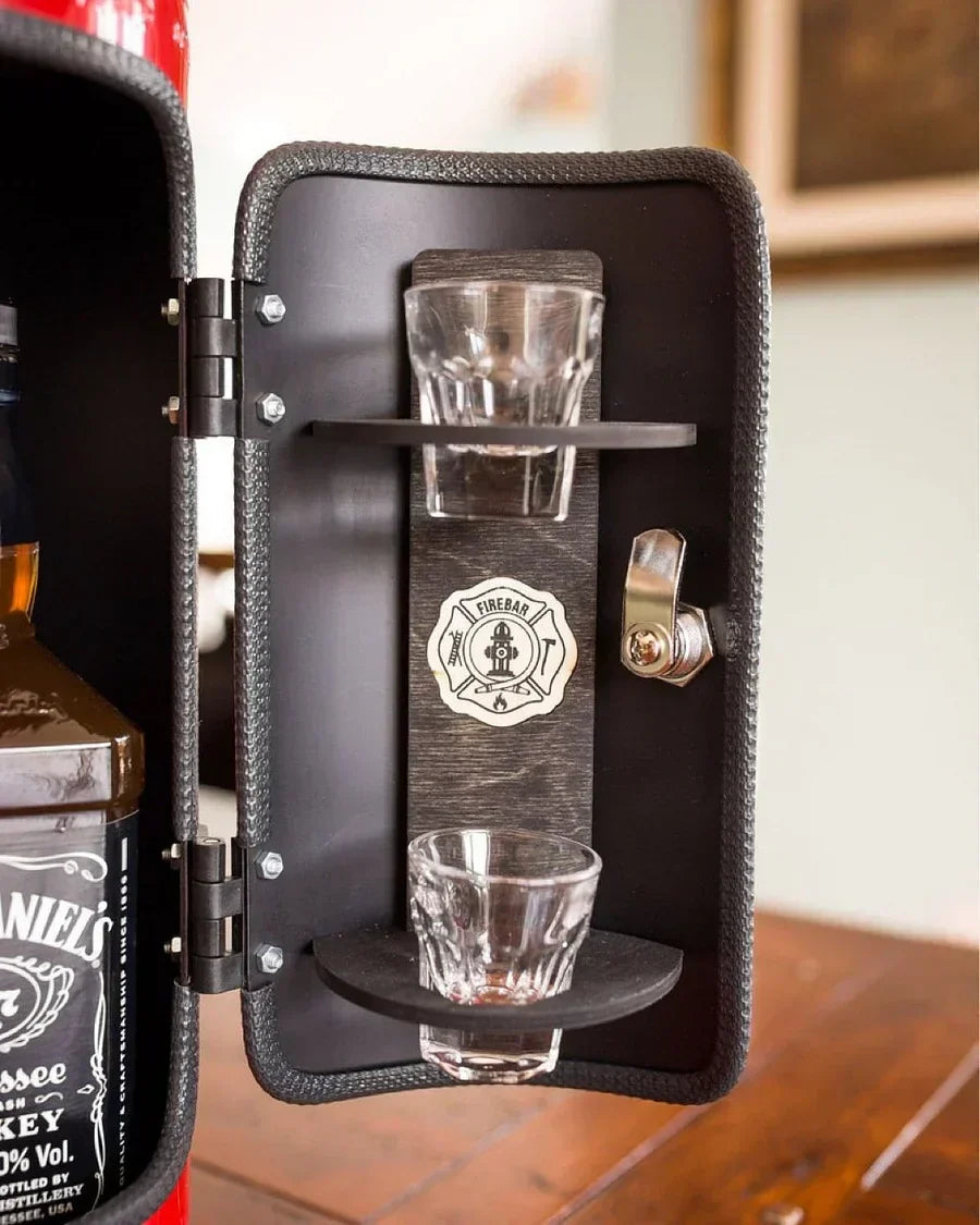 Skjult minibar i metal med design som en ildslukker – billede 7