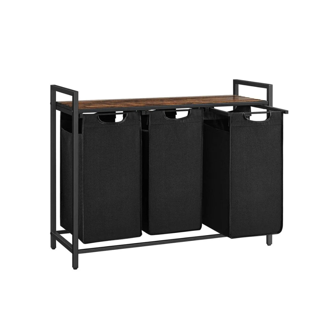 Vasketøjssorterer med rullekurve og opbevaringsreol